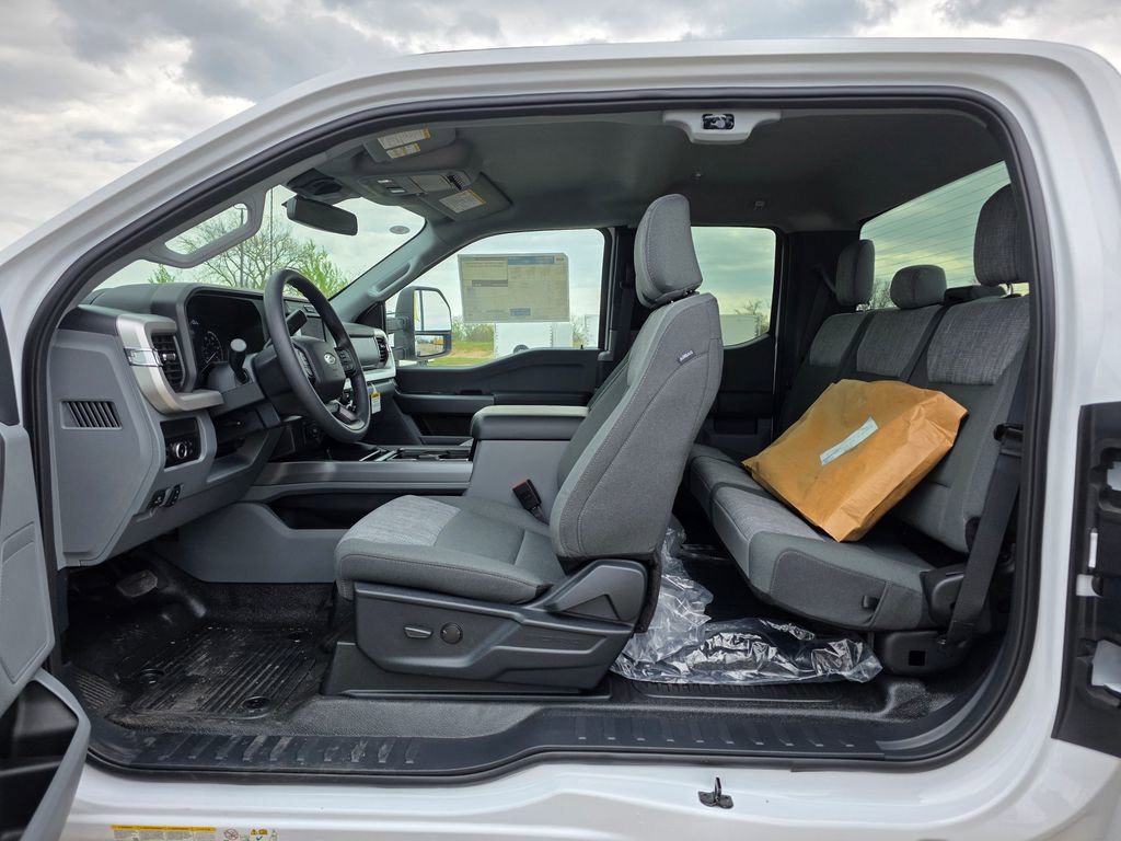 New 2026 Ford F550 4x4 SuperCab Super Duty w/ XLT Value Package image 29