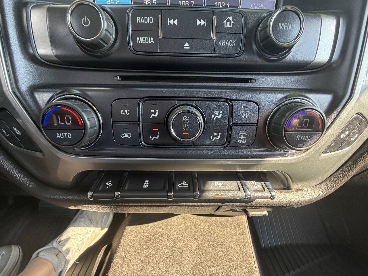 Used 2018 Chevrolet Silverado 1500 LT w/ All Star Edition AWD/4WD image 22