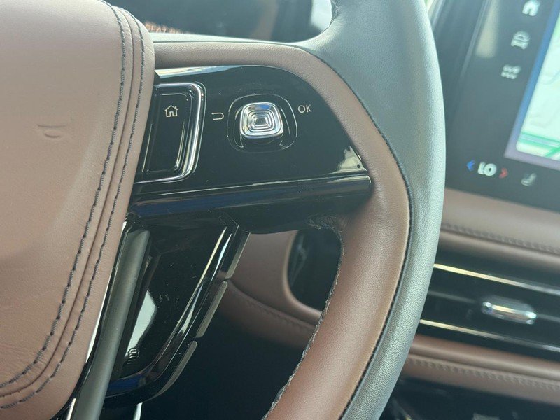 New 2027 Lincoln Aviator Reserve w/ Jet Appearance Package AWD/4WD image 12