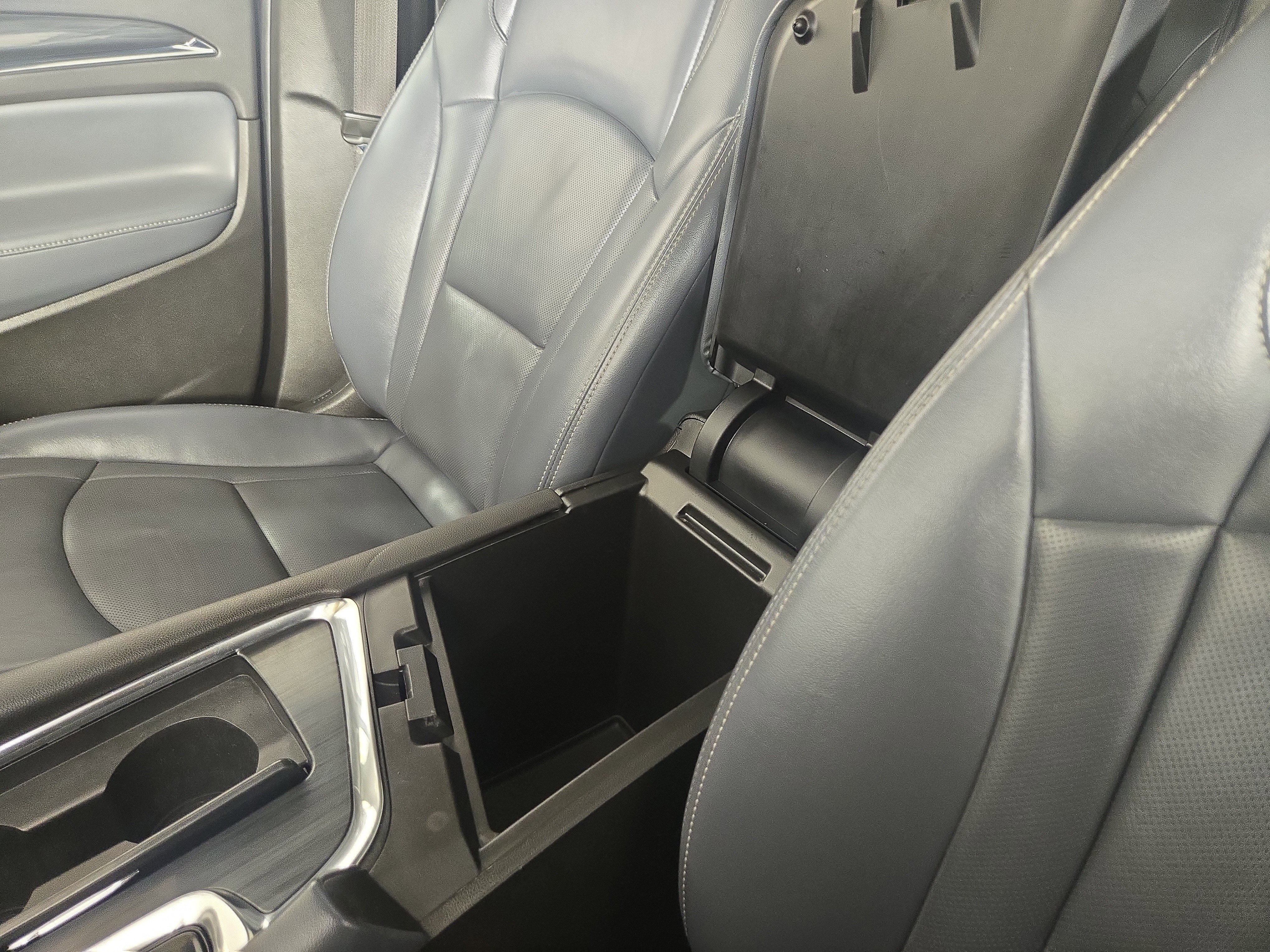 Used 2023 Buick Enclave Essence w/ Experience Buick Package image 29