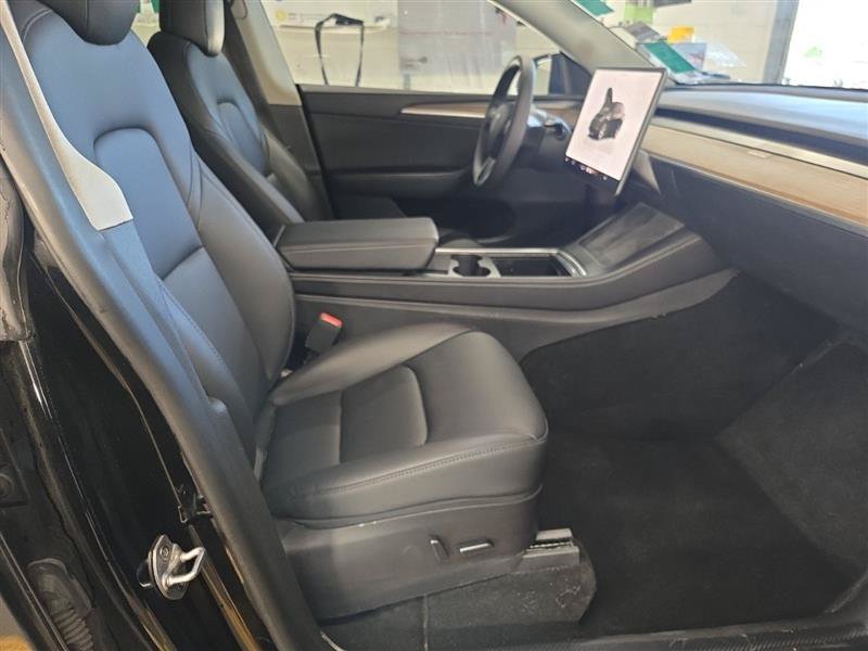 Used 2022 Tesla Model Y Long Range AWD/4WD image 7