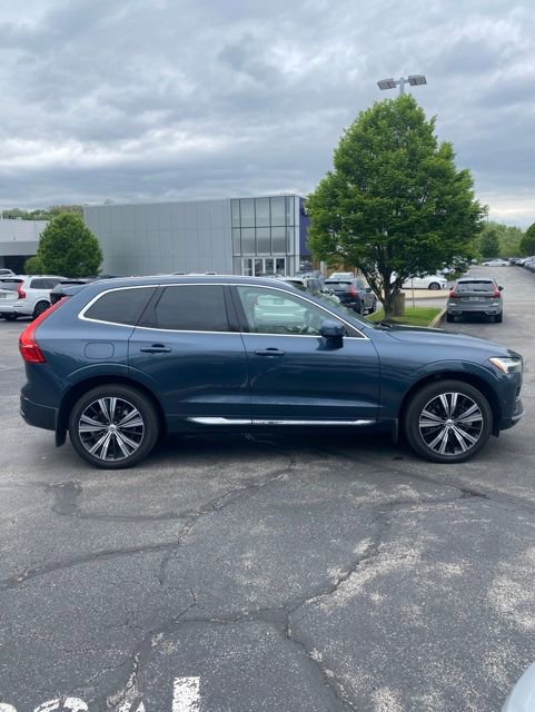 Used 2023 Volvo XC60 T8 Plus w/ Protection Package Premier AWD/4WD image 4