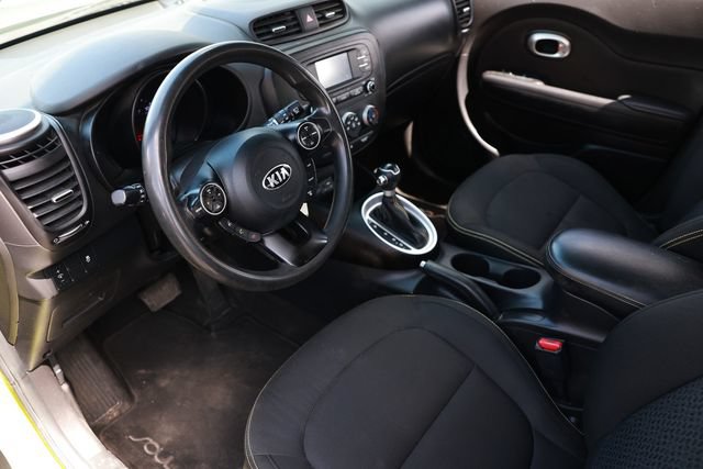 Used 2016 Kia Soul + FWD image 6