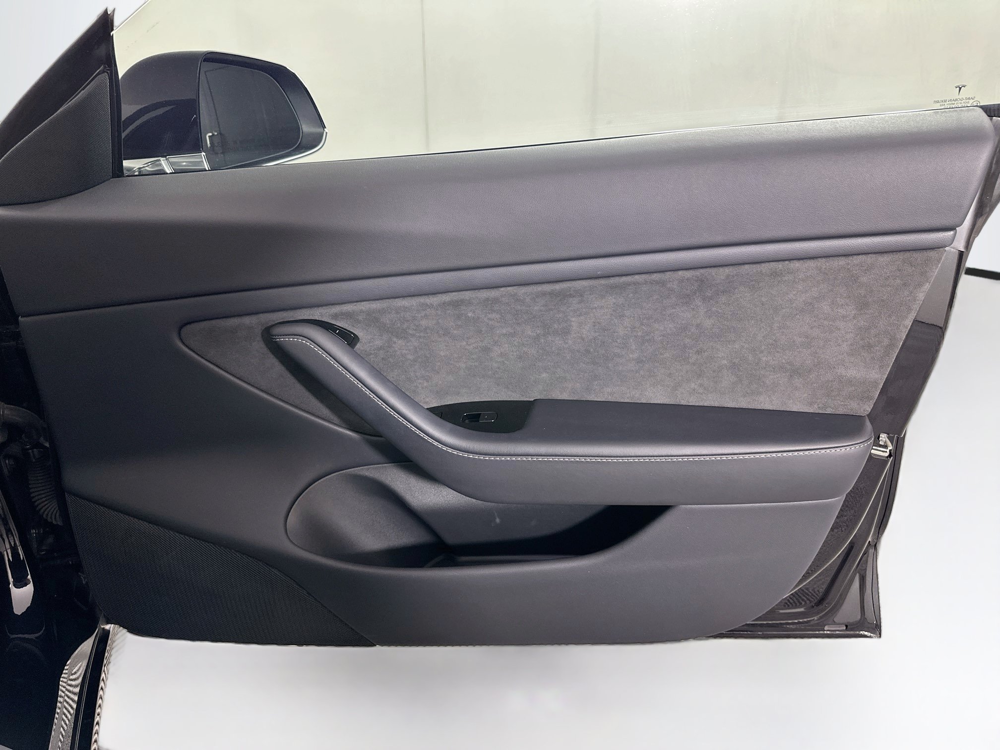 Used 2018 Tesla Model 3 Long Range RWD image 30