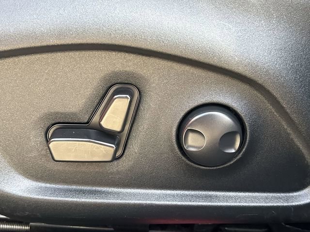 Used 2023 Jeep Compass Limited image 19