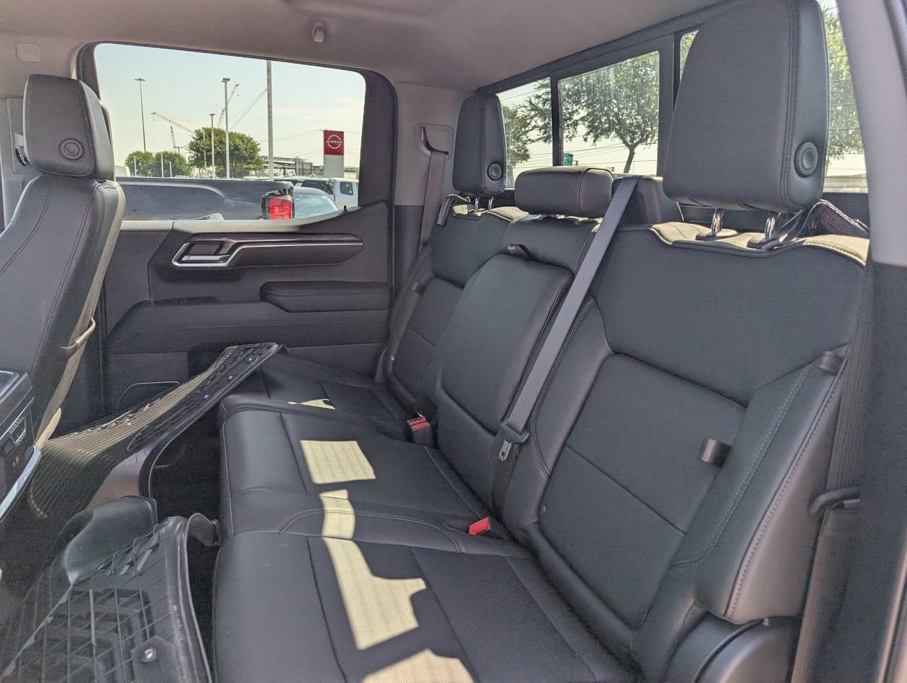 Used 2025 Chevrolet Silverado 1500 LTZ AWD/4WD image 26