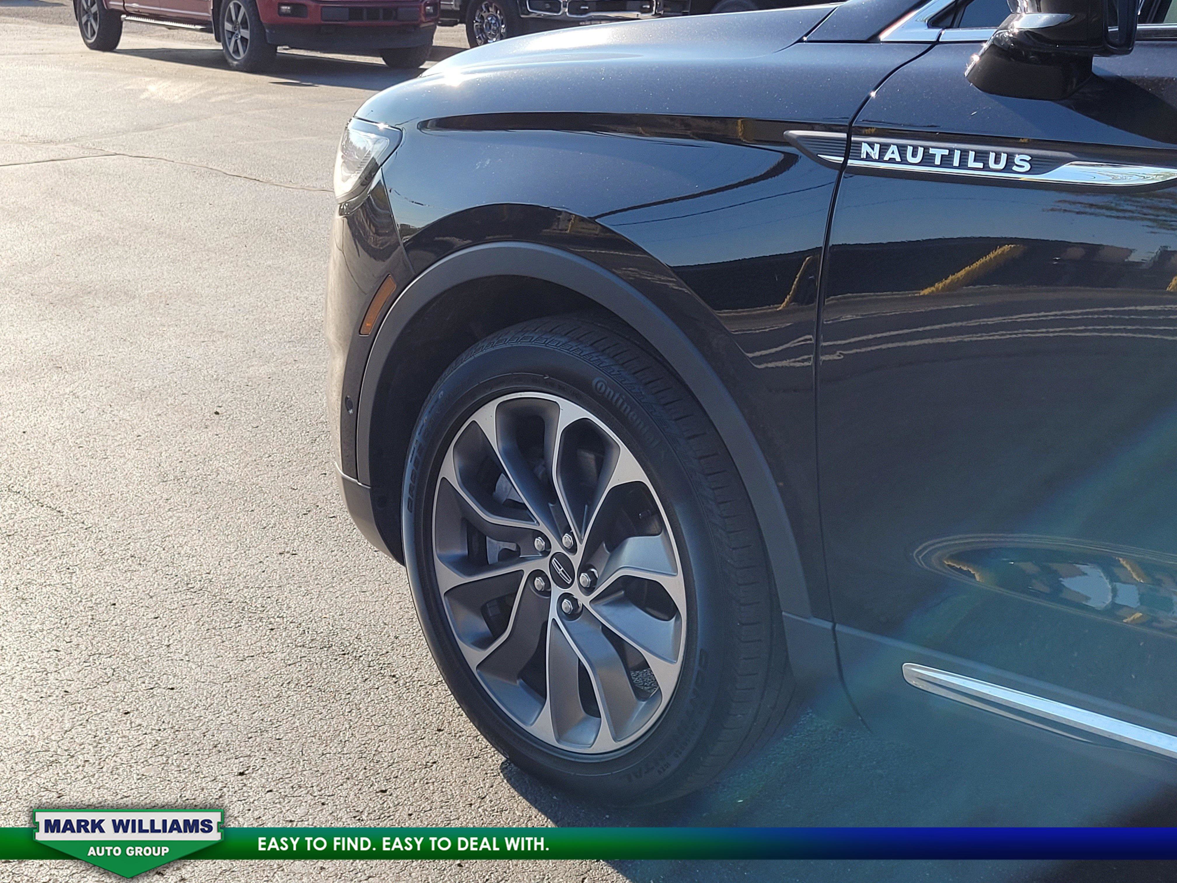 Used 2022 Lincoln Nautilus Reserve w/ Equipment Group 201A image 11