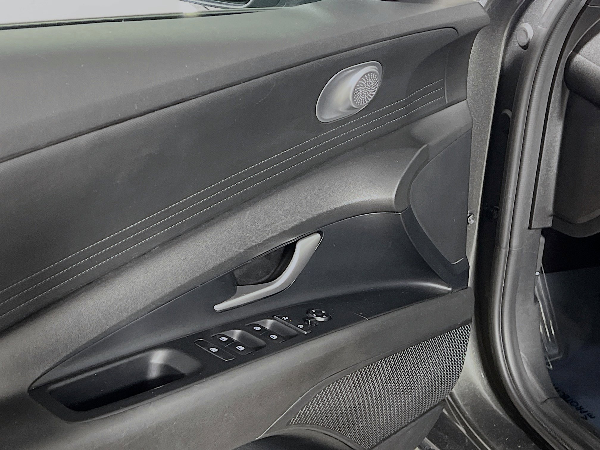 Used 2024 Hyundai Elantra SEL image 17