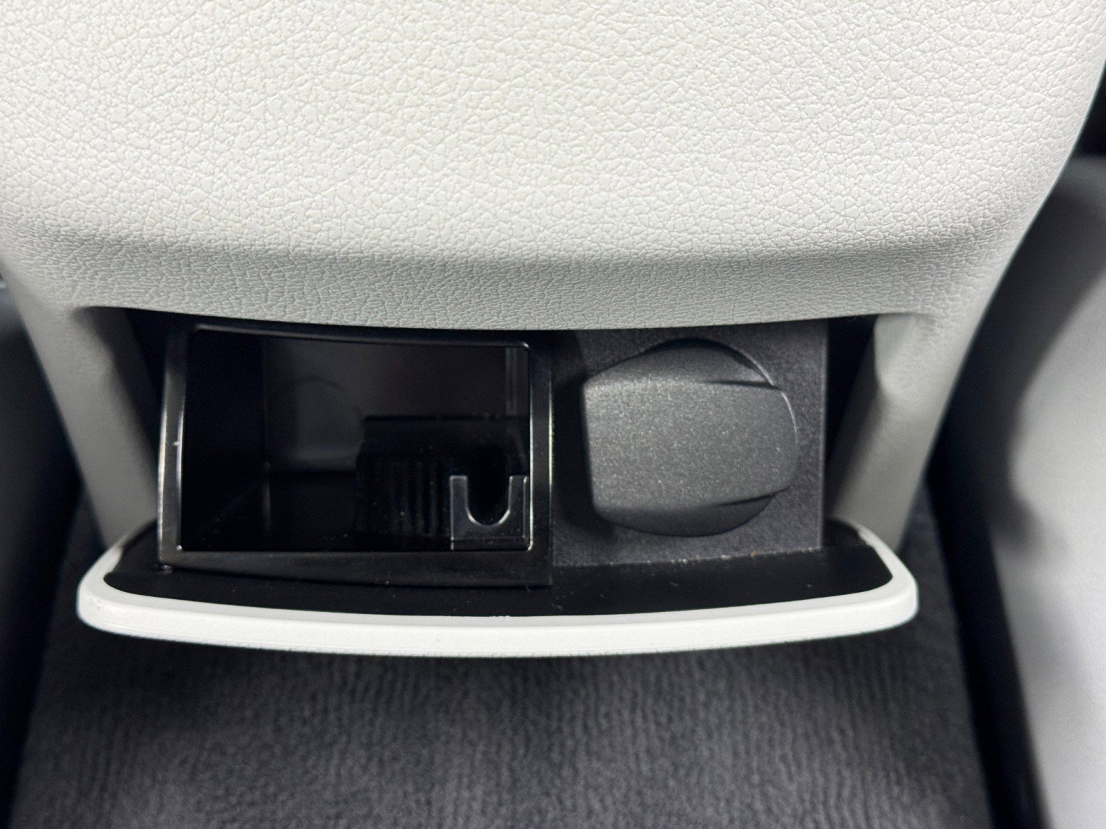 Used 2021 Mercedes-Benz E 350 Sedan w/ Premium Package image 41