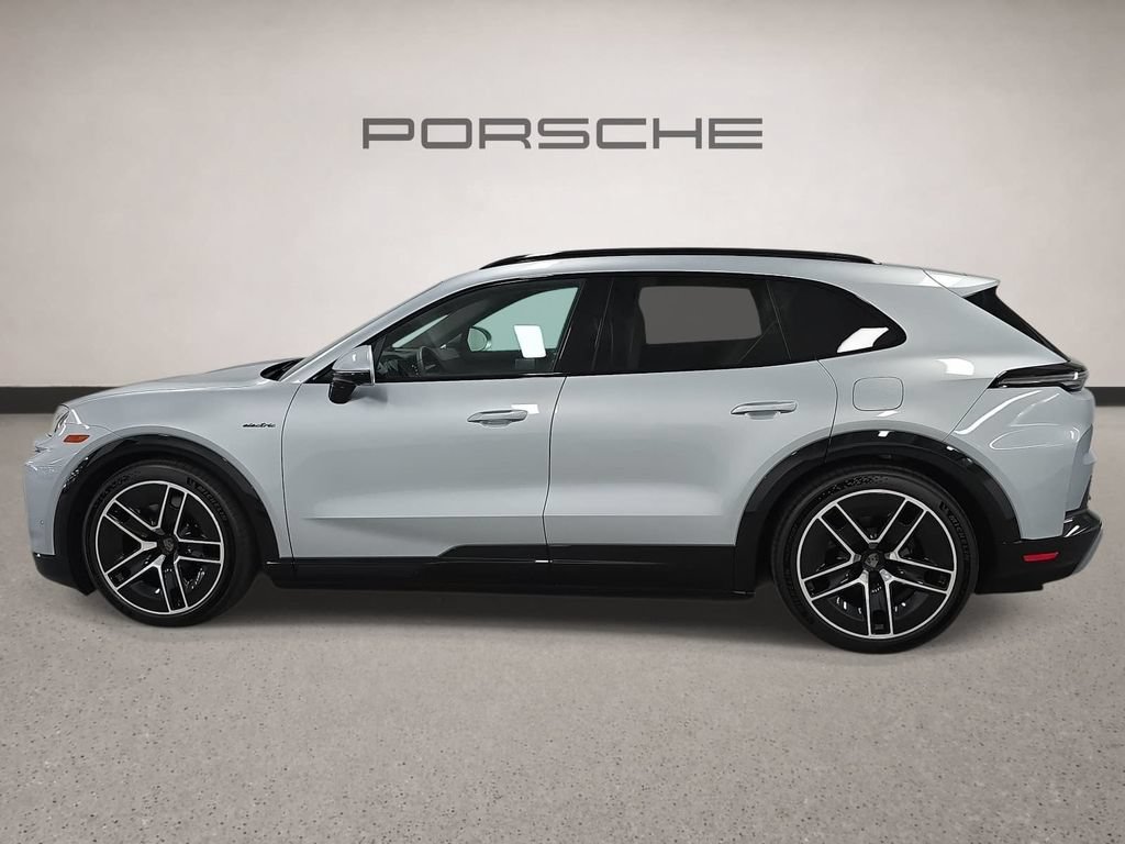 New 2026 Porsche Cayenne Turbo AWD/4WD image 2