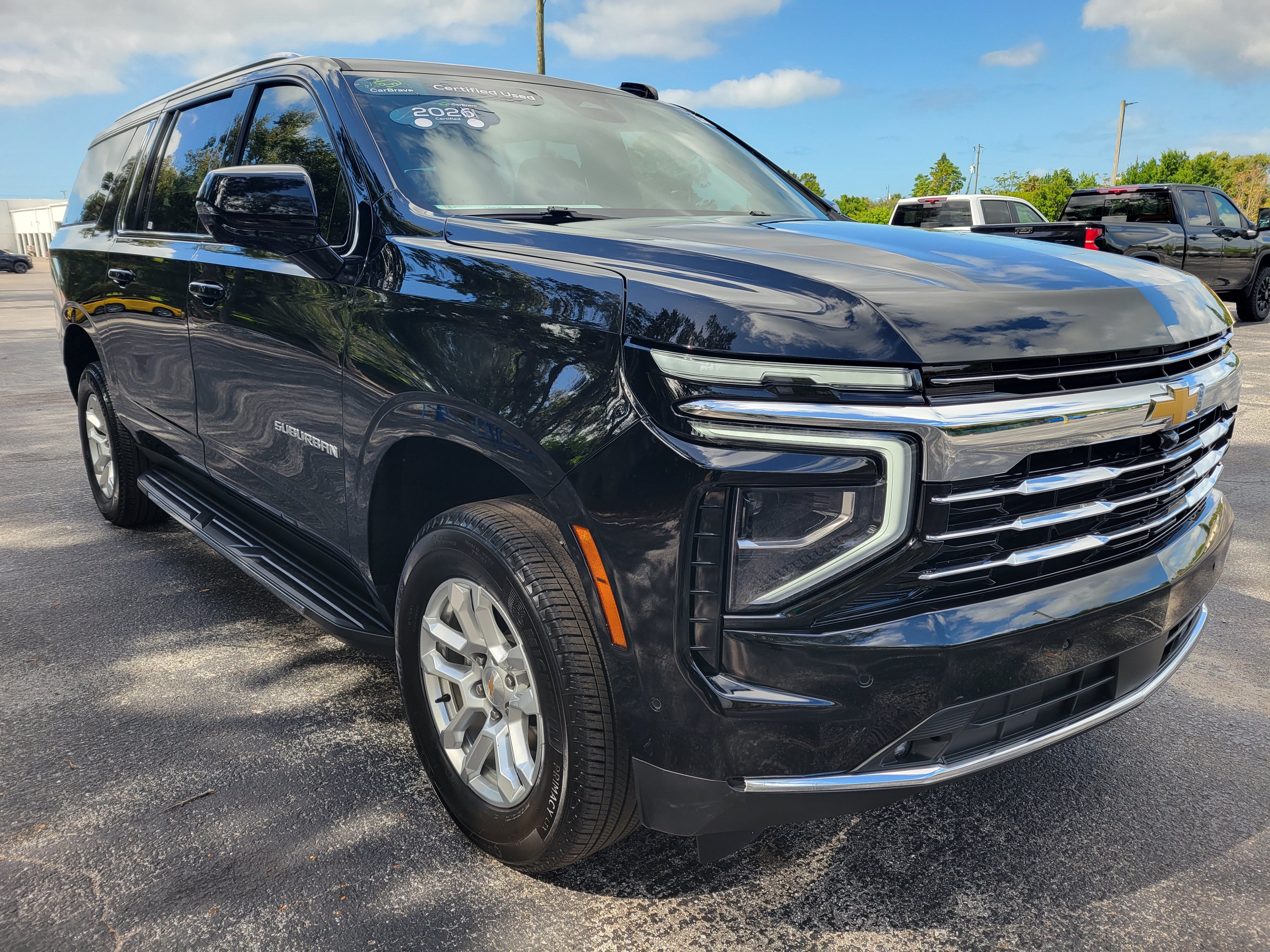 Used 2026 Chevrolet Suburban LT w/ Comfort Package RWD image 4