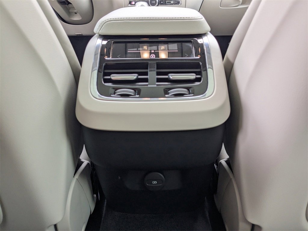 Certified 2023 Volvo XC60 B6 Ultimate image 4