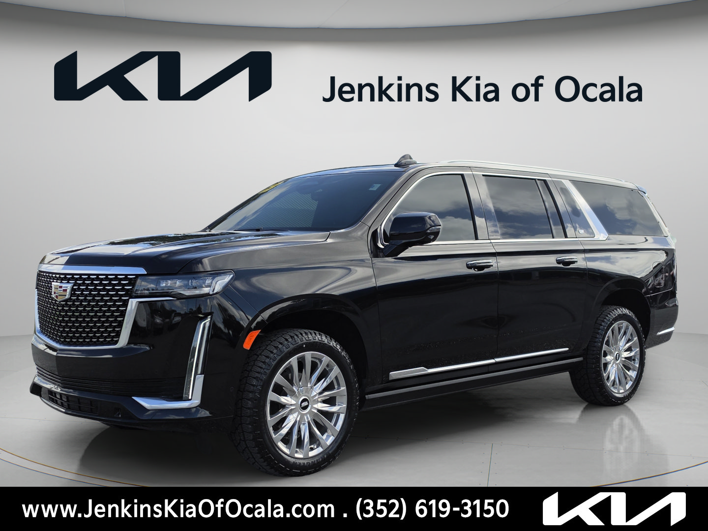 Used 2023 Cadillac Escalade ESV Premium Luxury w/ Performance Package AWD/4WD image 10