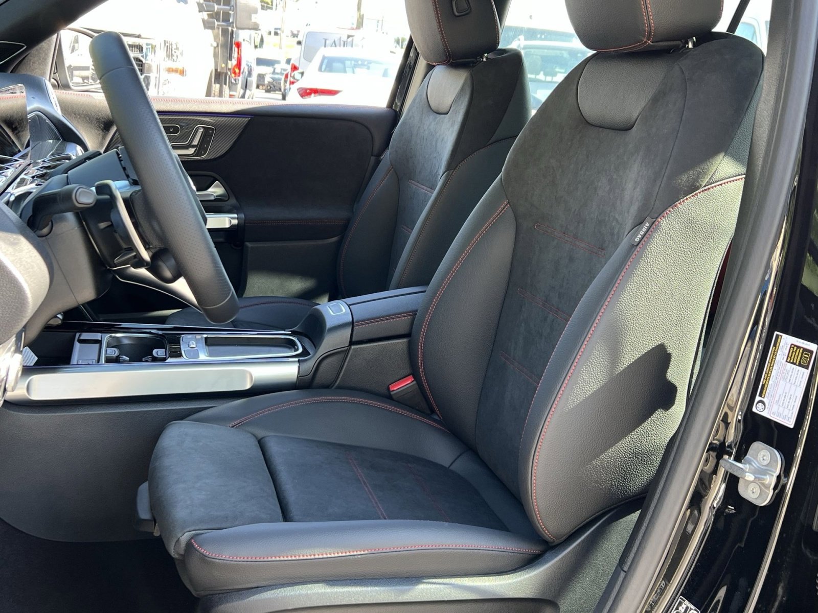 New 2025 Mercedes-Benz GLB 35 AMG 4MATIC image 11