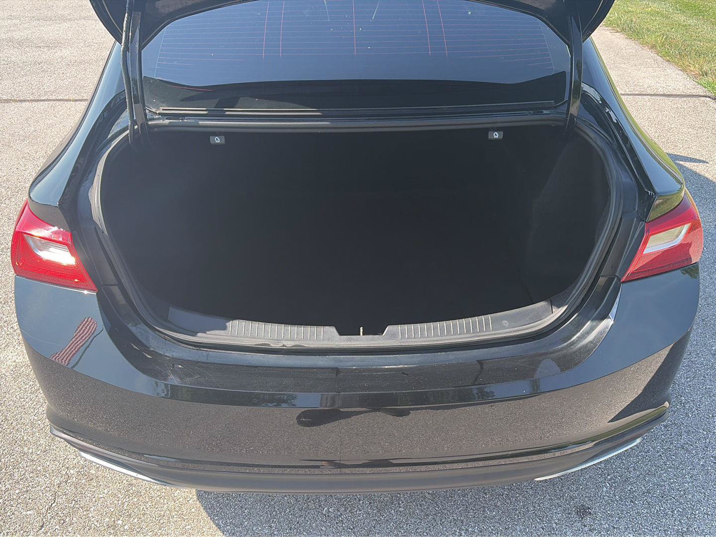 Used 2023 Chevrolet Malibu RS FWD image 12