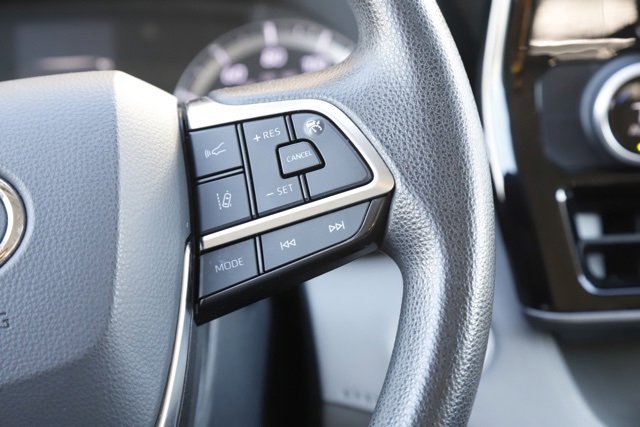 Used 2020 Toyota Highlander L image 21