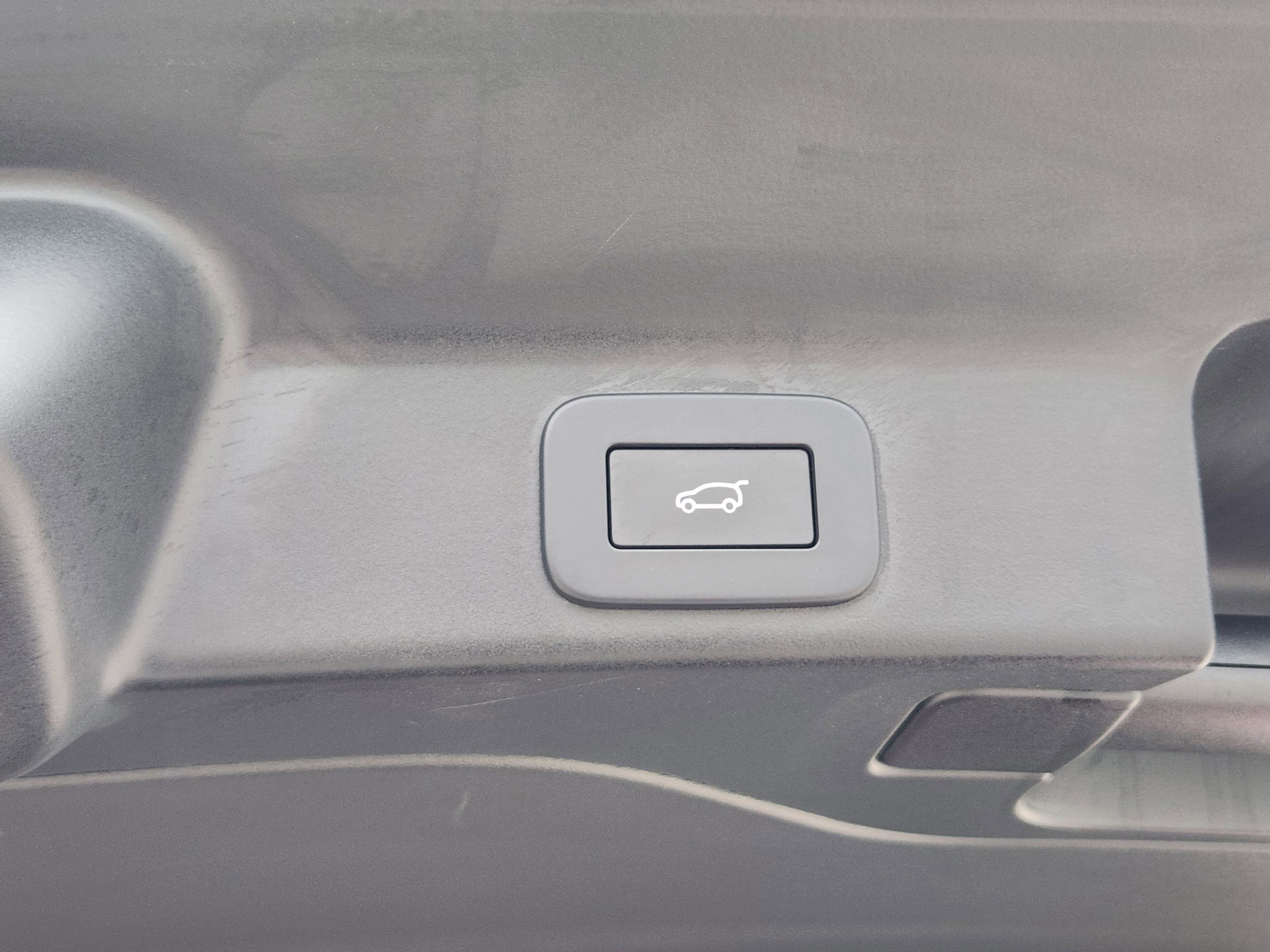 Certified 2026 Jaguar F-PACE R-Dynamic S AWD/4WD image 30