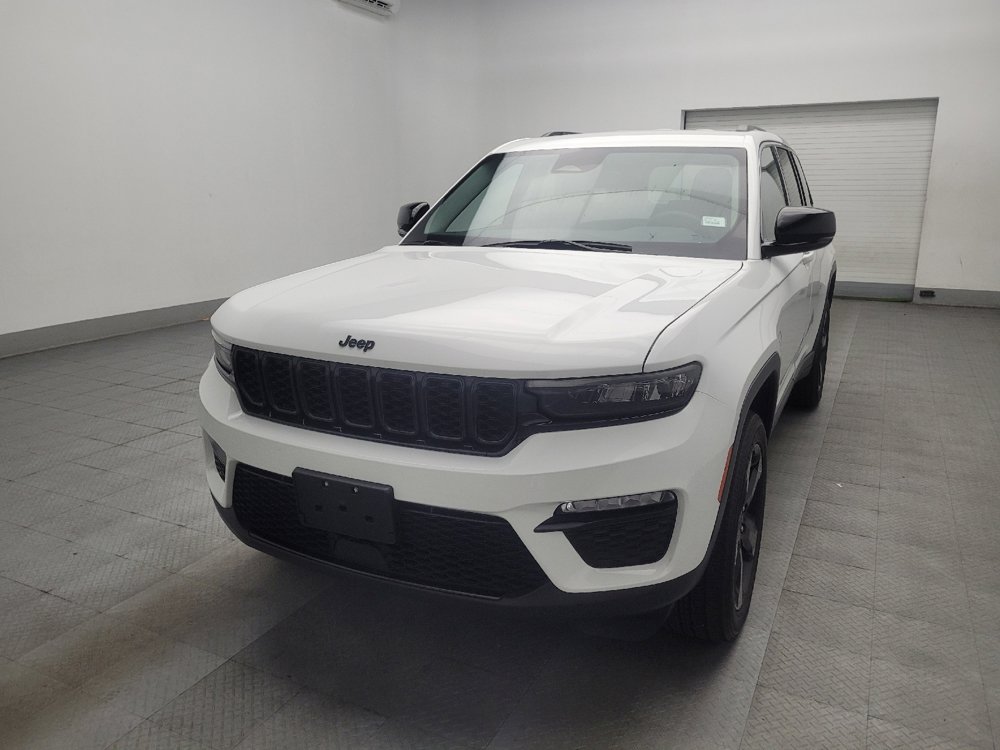 Used 2023 Jeep Grand Cherokee Limited w/ Black Appearance Package AWD/4WD image 13