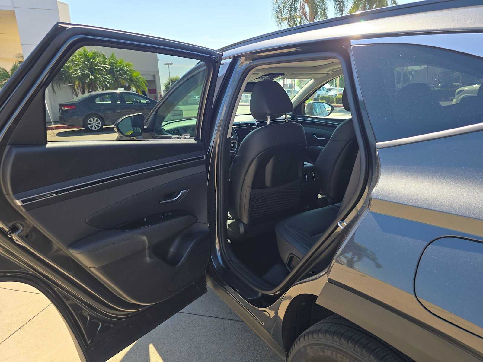 Used 2023 Hyundai Tucson Limited AWD/4WD image 15
