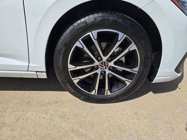 Used 2025 Volkswagen Jetta Sport FWD image 17