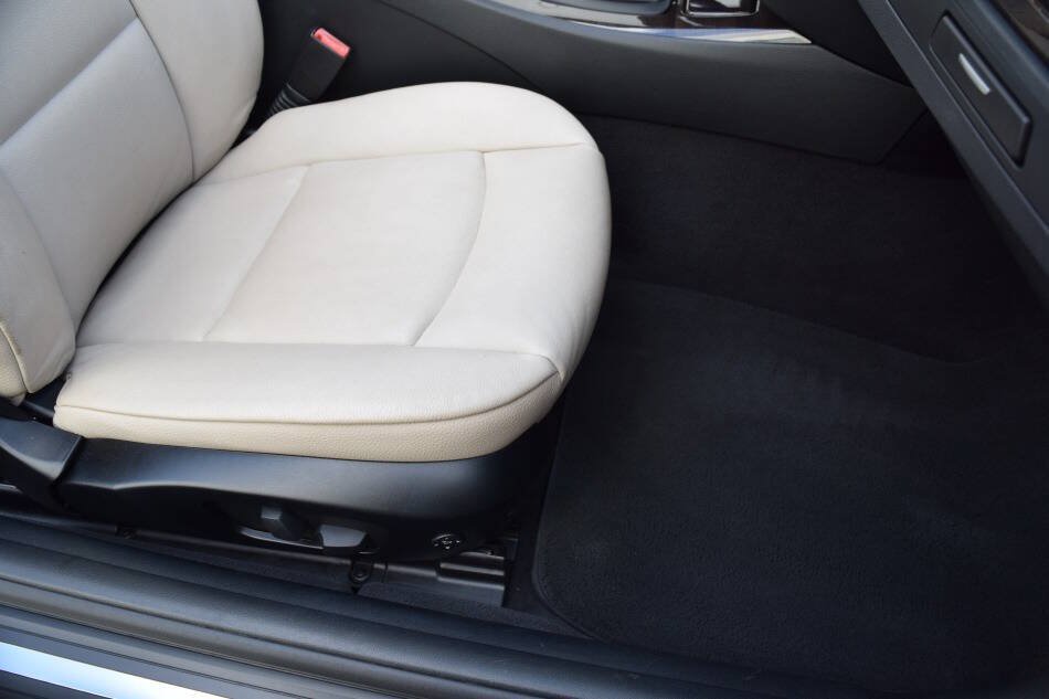 Used 2013 BMW 328i Convertible RWD image 49