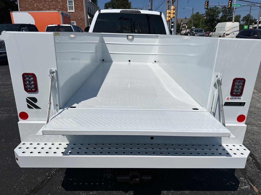 New 2025 Ford F350 XL w/ XL Chrome Package image 17