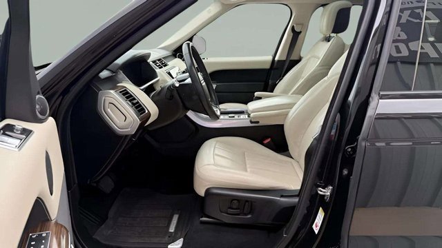Used 2020 Land Rover Range Rover Sport HSE image 12