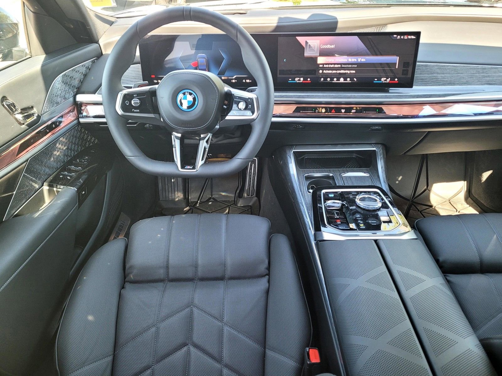 Used 2025 BMW i7 eDrive50 w/ M Sport Package RWD image 15