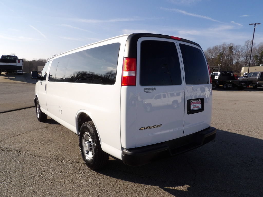 Used 2024 Chevrolet Express 3500 LS RWD image 5