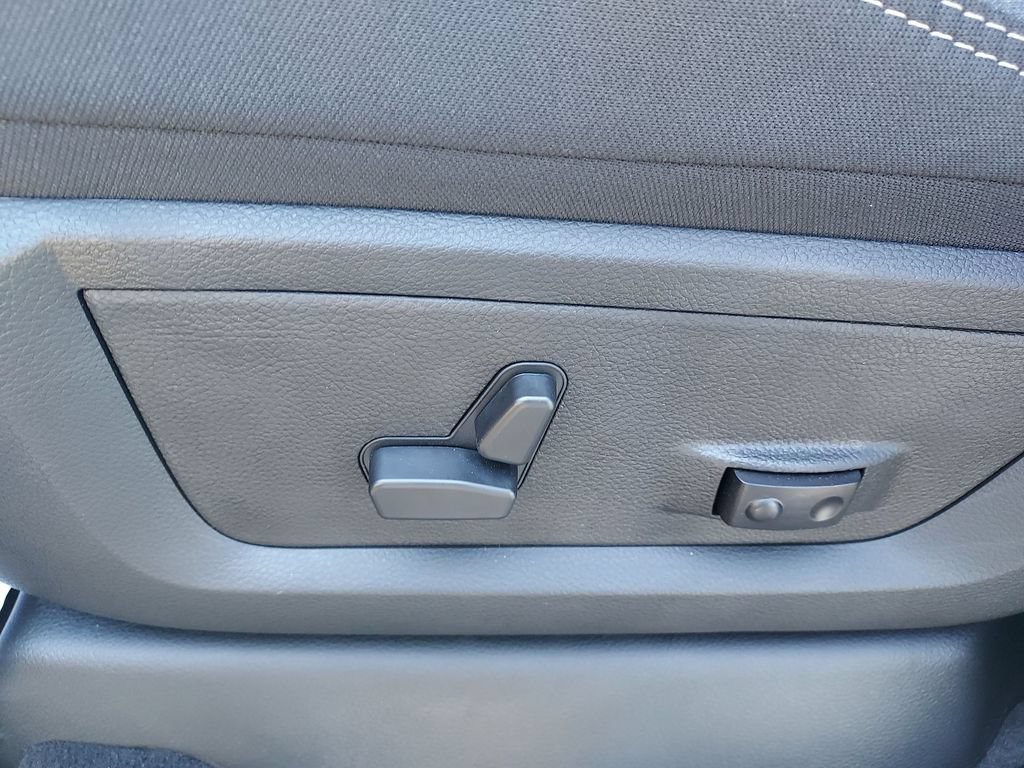 New 2026 RAM 2500 Big Horn AWD/4WD image 18
