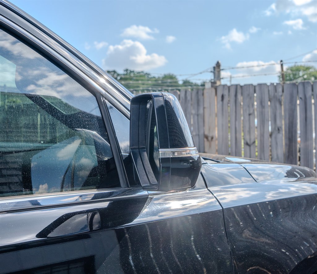 Used 2016 Cadillac Escalade Luxury image 12
