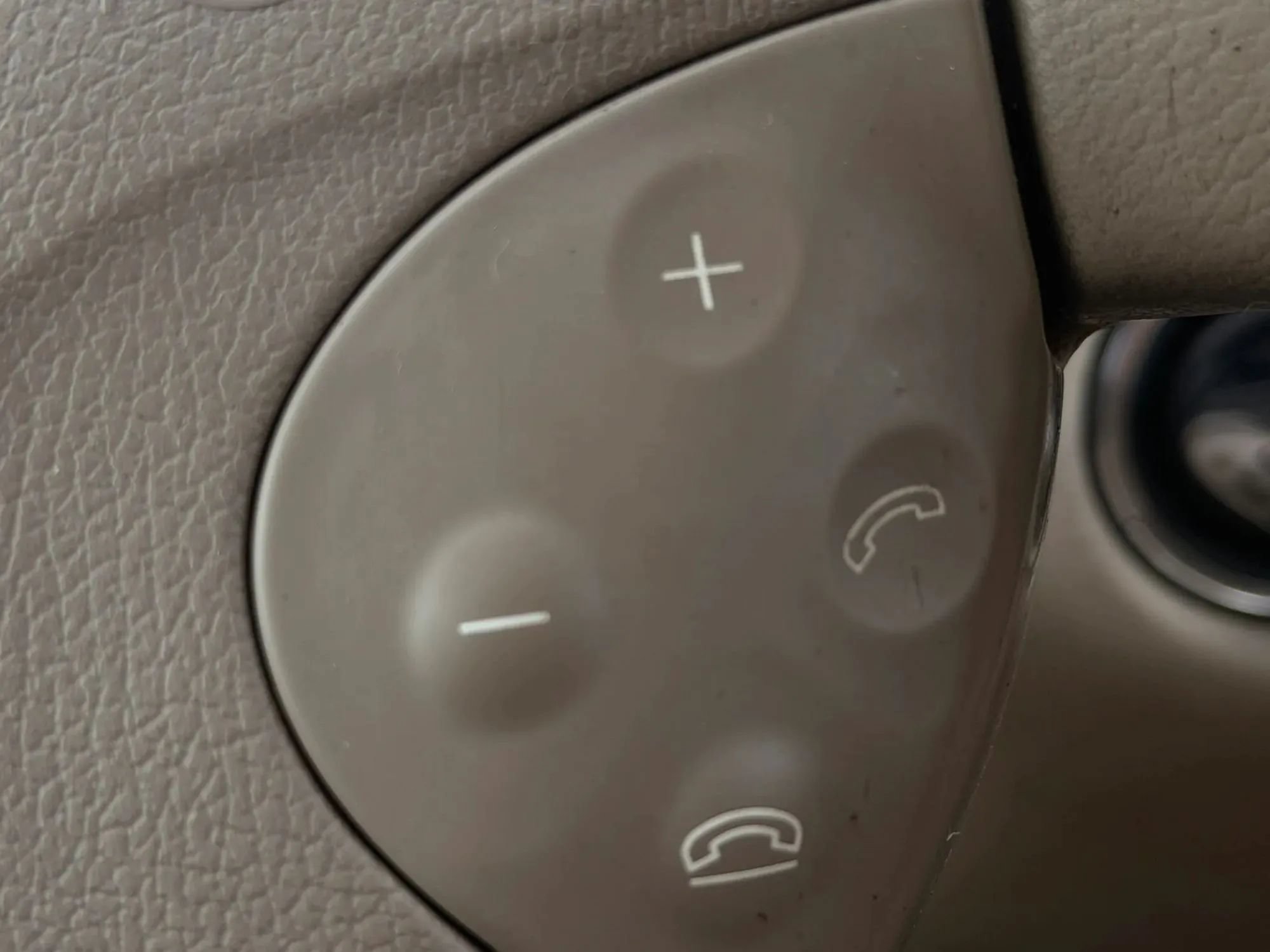 Used 2006 Mercedes-Benz E 320 CDI Sedan image 29