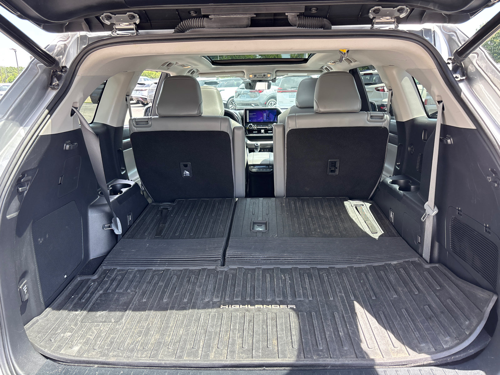 Used 2023 Toyota Highlander Platinum AWD/4WD image 9