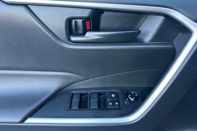 Used 2024 Toyota RAV4 LE image 10