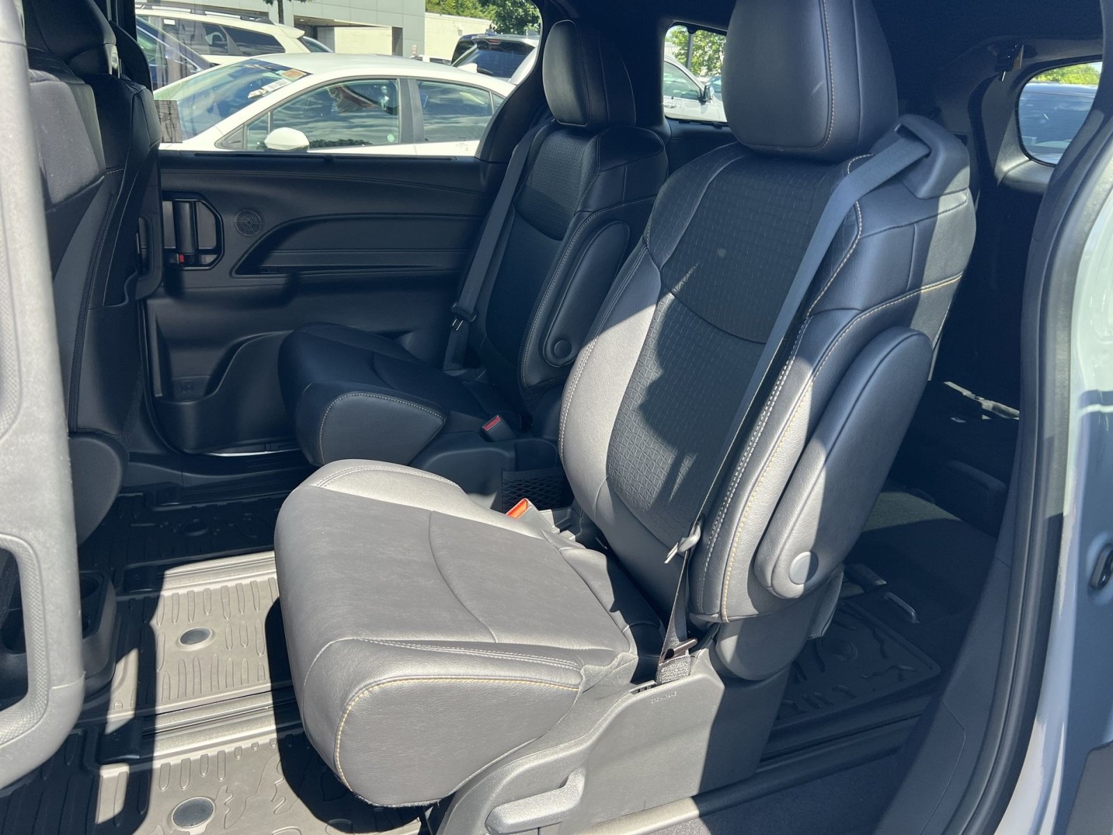 New 2026 Toyota Sienna XLE Woodland Edition AWD/4WD image 19