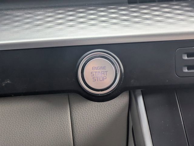 Used 2024 Kia Carnival LX FWD image 29