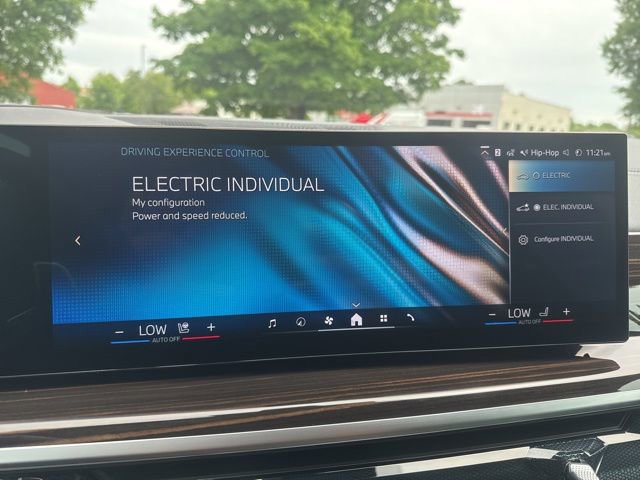 Used 2025 BMW X5 xDrive50e w/ Climate Comfort Package AWD/4WD image 31