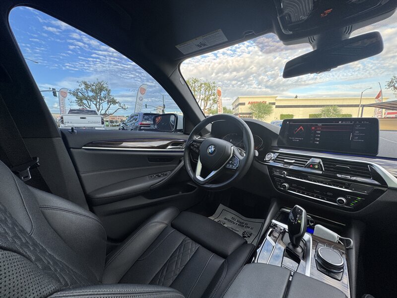 Used 2023 BMW 530i w/ Convenience Package RWD image 35
