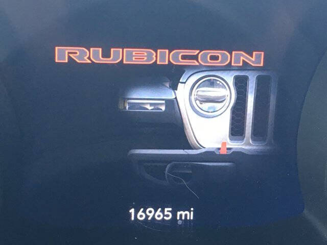 Used 2024 Jeep Gladiator Rubicon w/ Technology Group AWD/4WD image 18