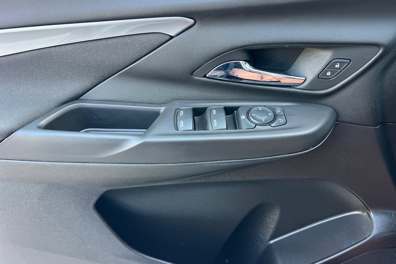 Used 2023 Chevrolet Bolt LT FWD image 12