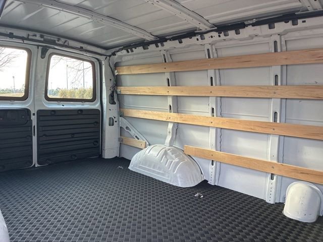 Used 2024 GMC Savana 2500 w/ Driver Convenience Package image 24