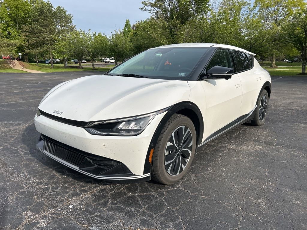 Certified 2022 Kia EV6 Wind w/ Wind Technology Package AWD/4WD image 3