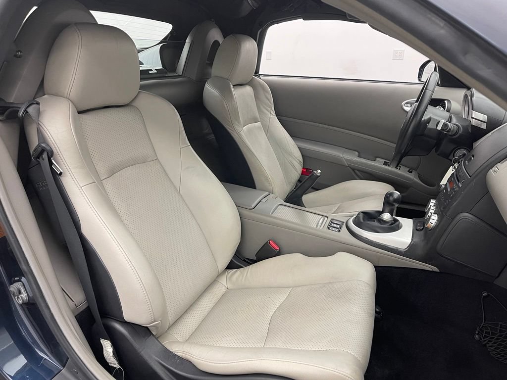 Used 2007 Nissan 350Z Touring RWD image 33