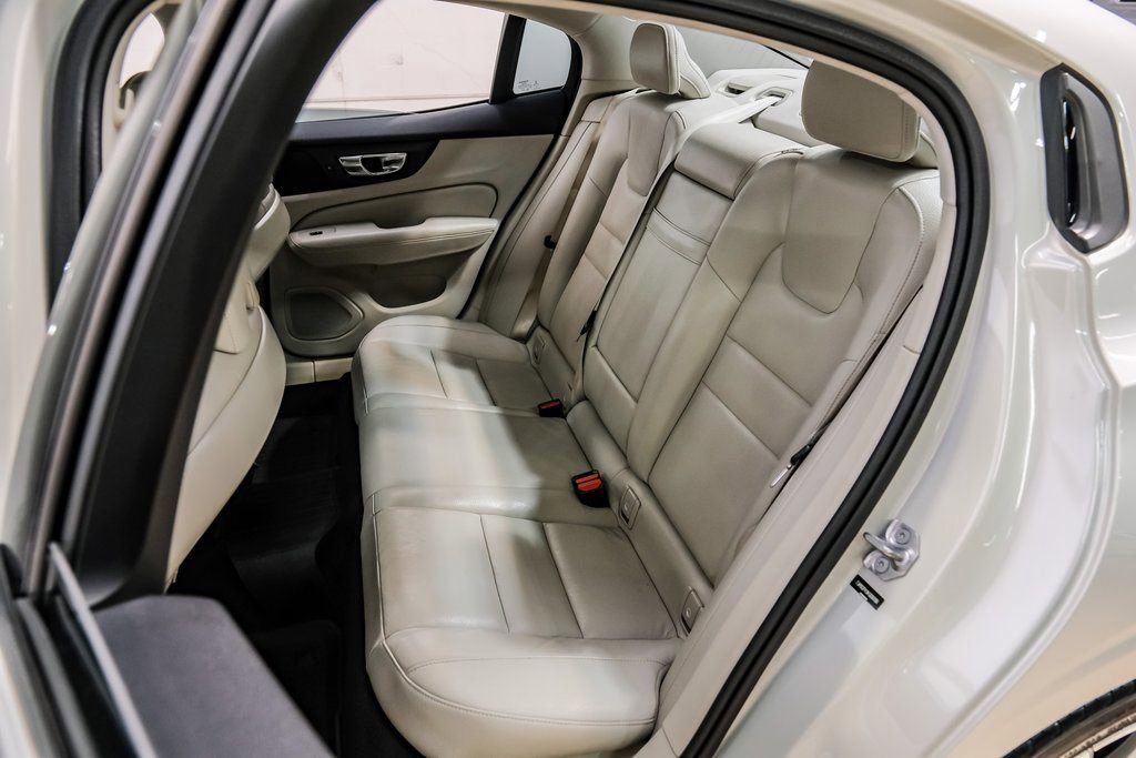 Used 2019 Volvo S60 T5 Momentum w/ Premium Package image 40