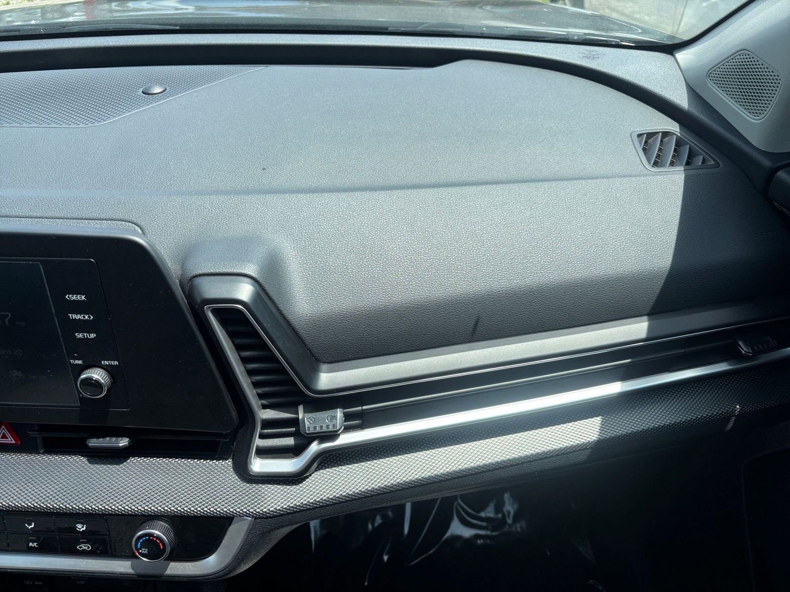 Used 2025 Kia Sportage LX image 35