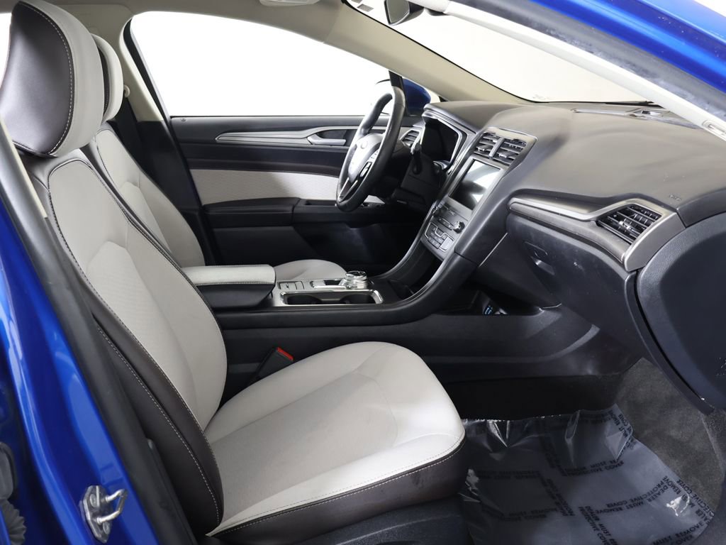 Used 2020 Ford Fusion SE w/ Equipment Group 151A image 28