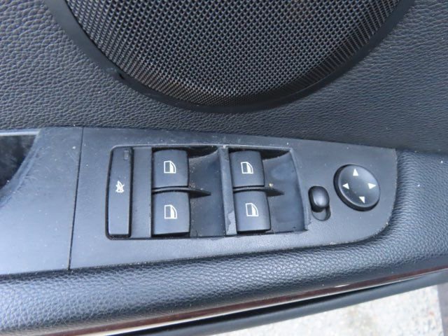 Used 2006 BMW 325i Sedan RWD image 15