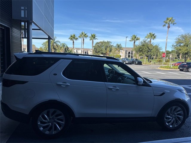 Used 2021 Land Rover Discovery S image 5