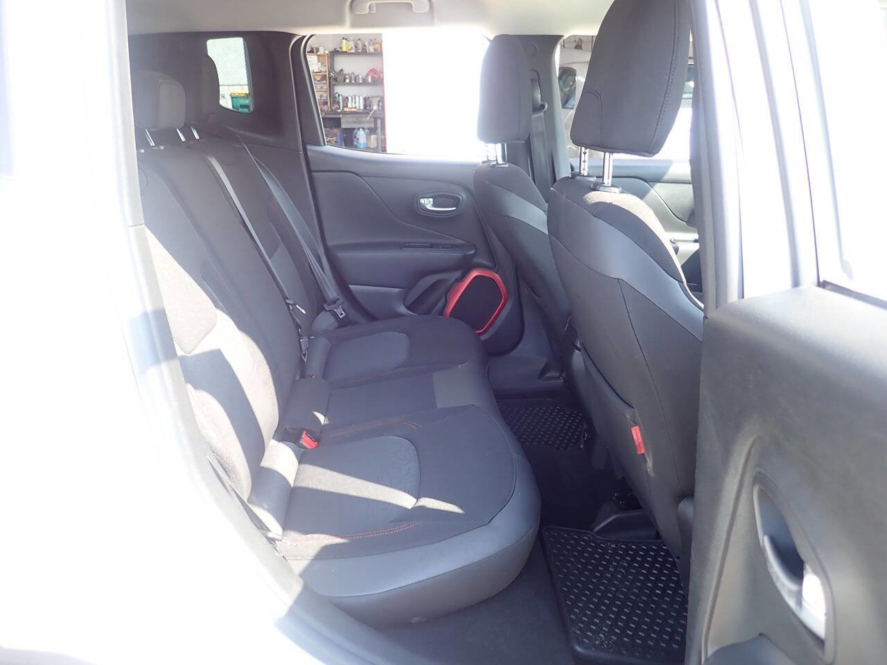 Used 2016 Jeep Renegade Trailhawk w/ Cold Weather Group image 30