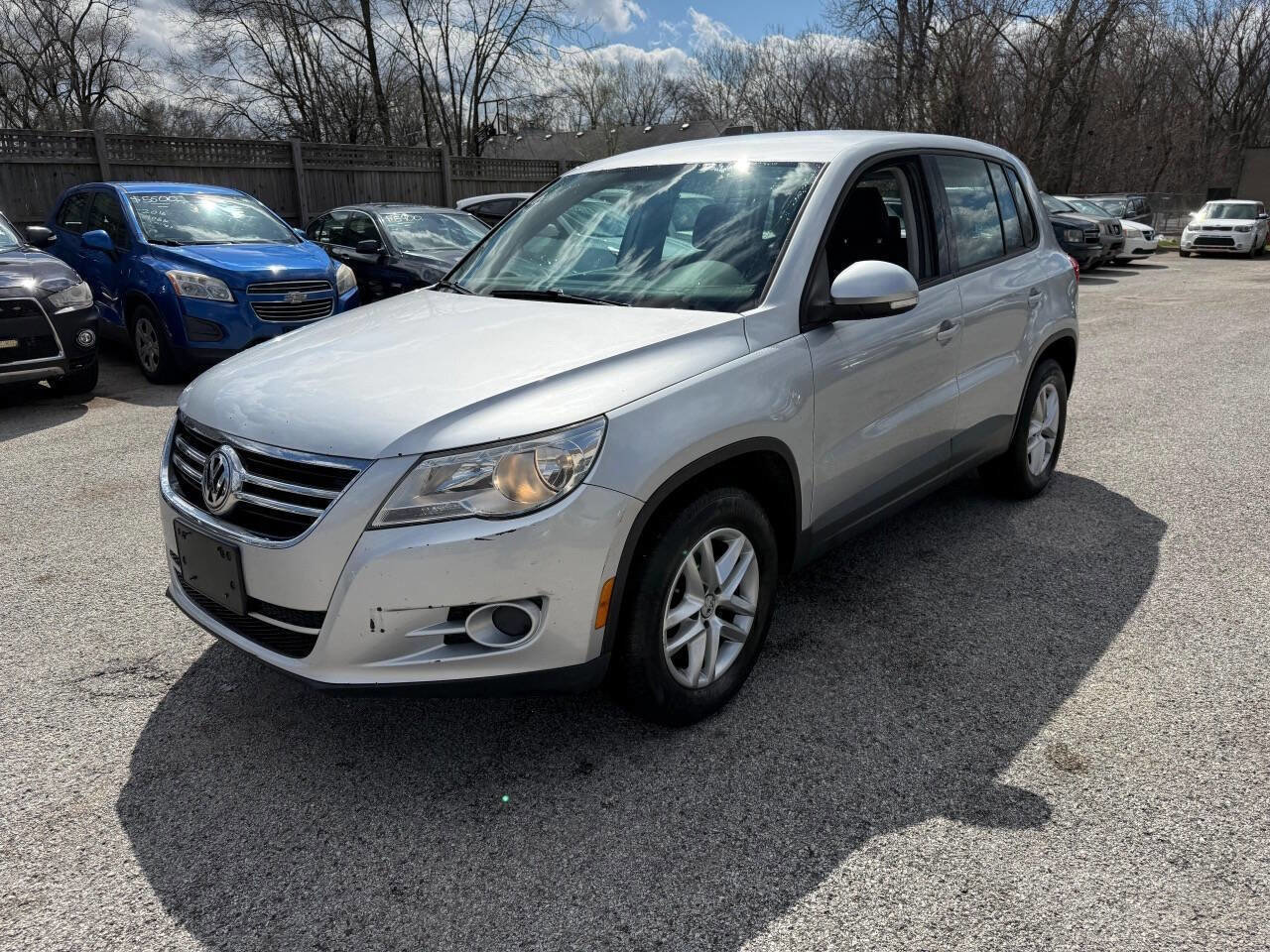 Used 2011 Volkswagen Tiguan SE image 4